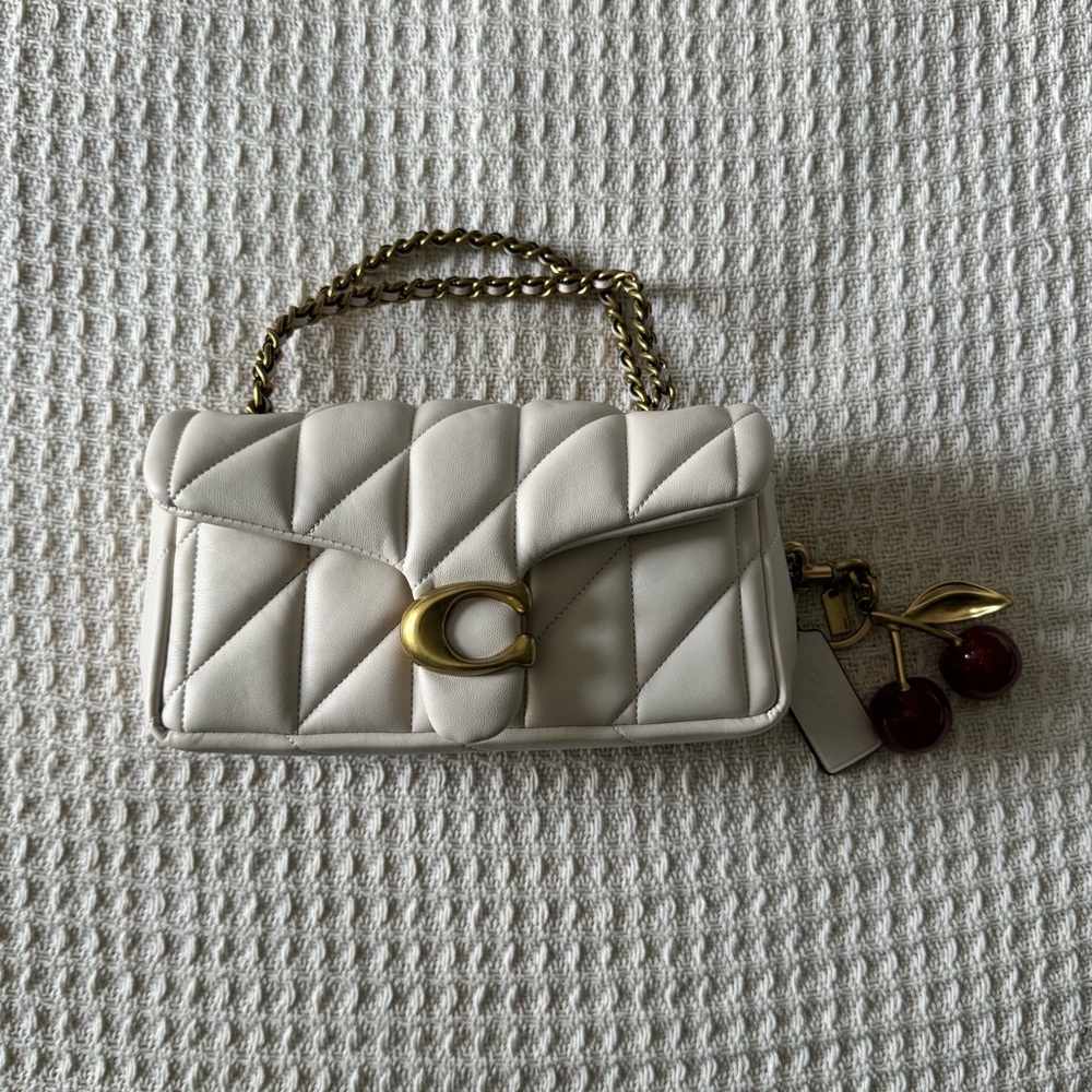 Coach quilted tabby 20 in chalk
